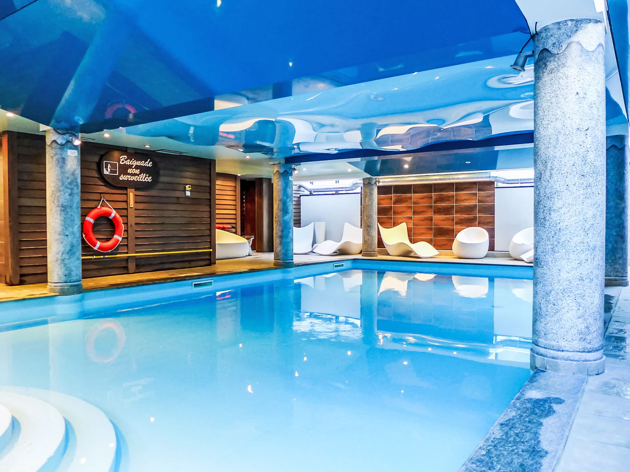 Pool Indoor