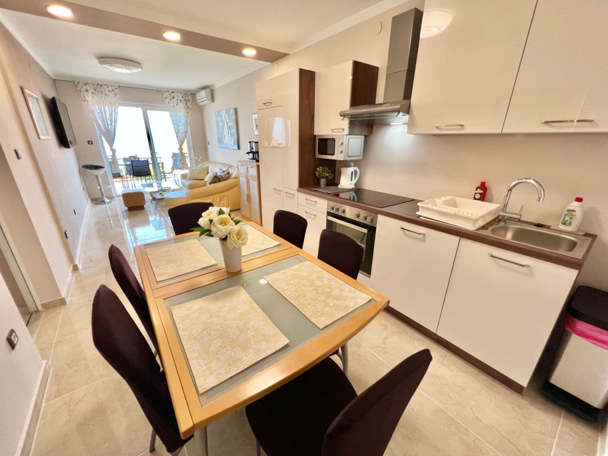Kitchen / Dining Room