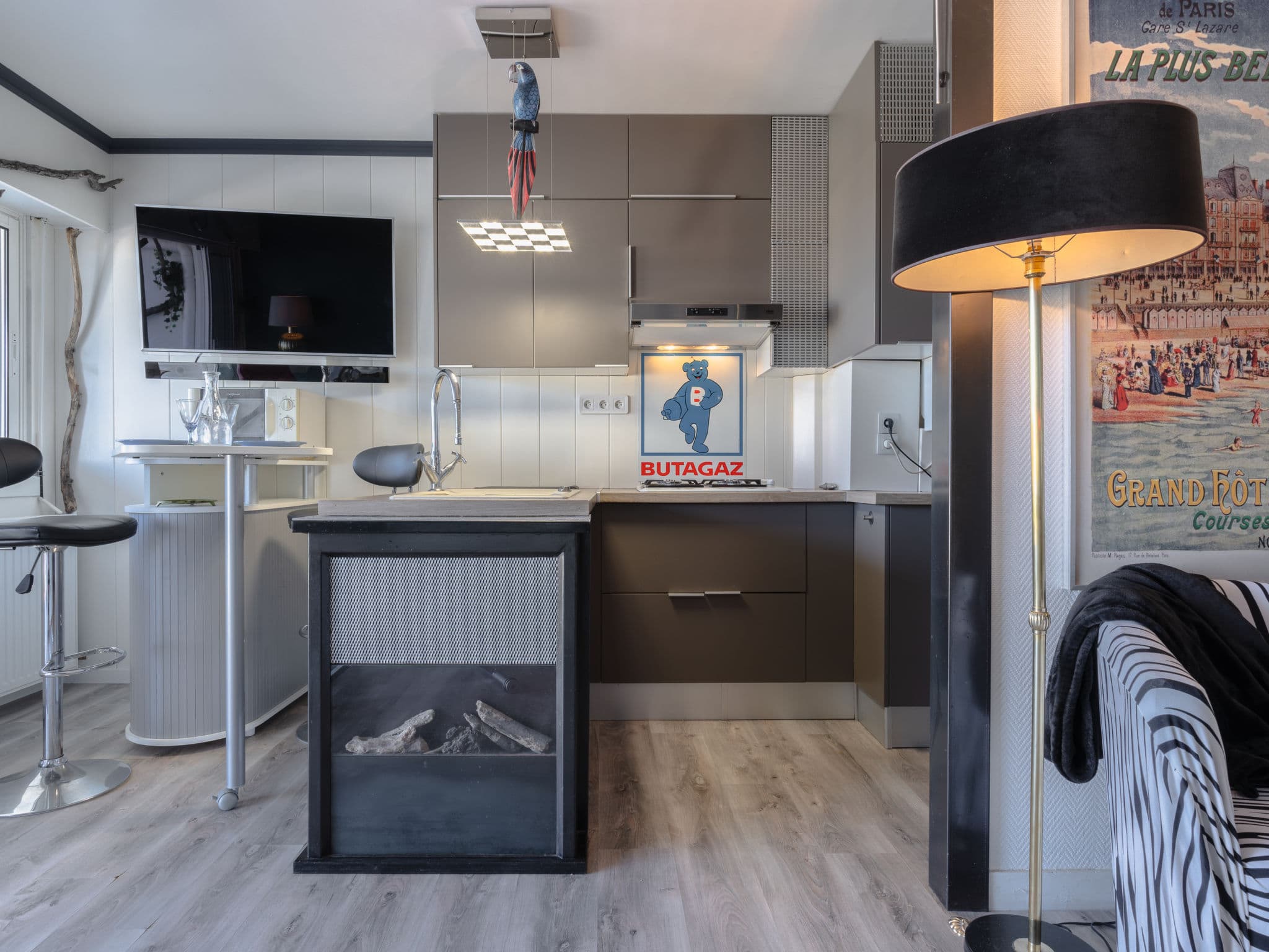 Kitchen / Dining Room