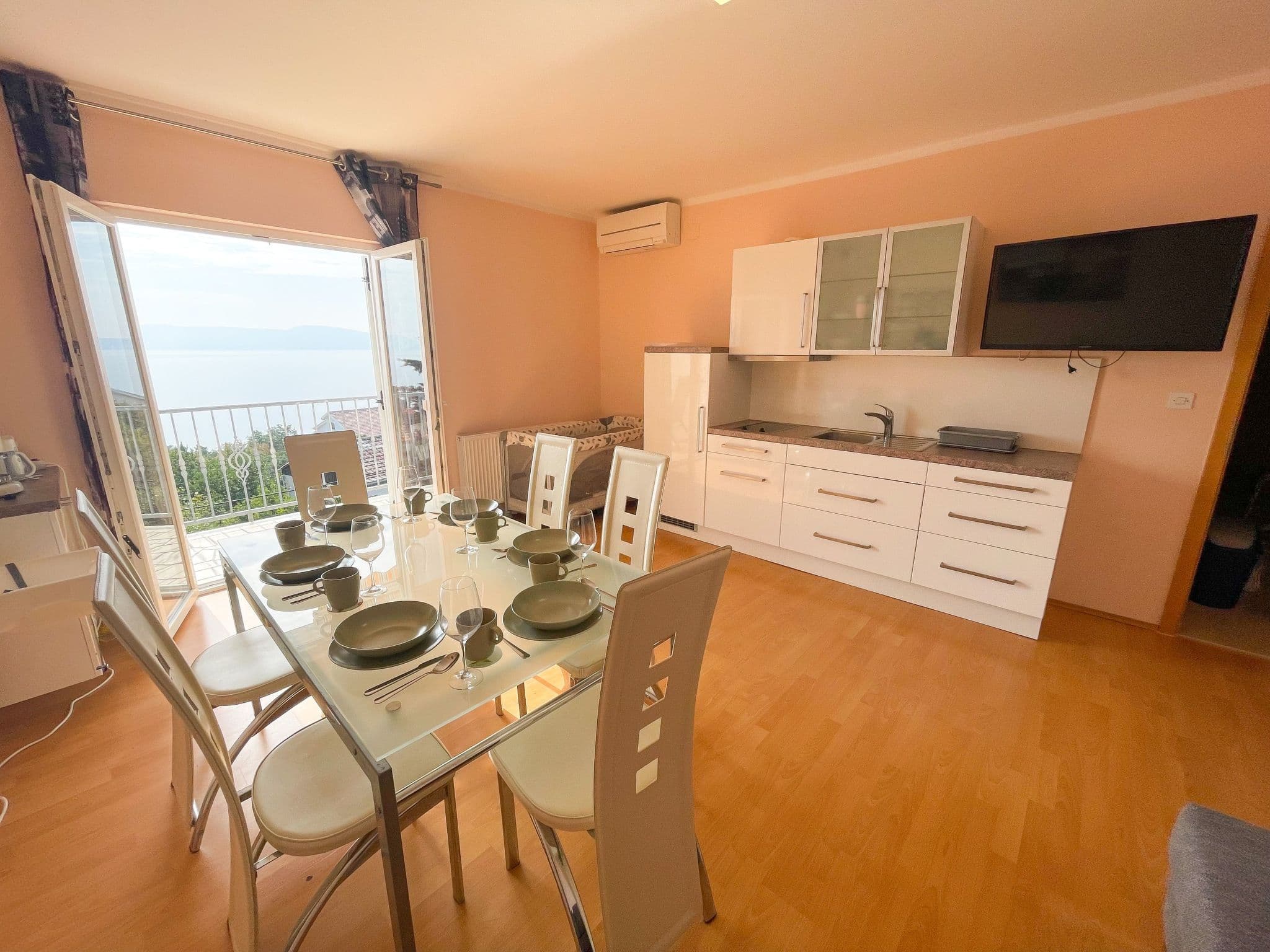 Kitchen / Dining Room
