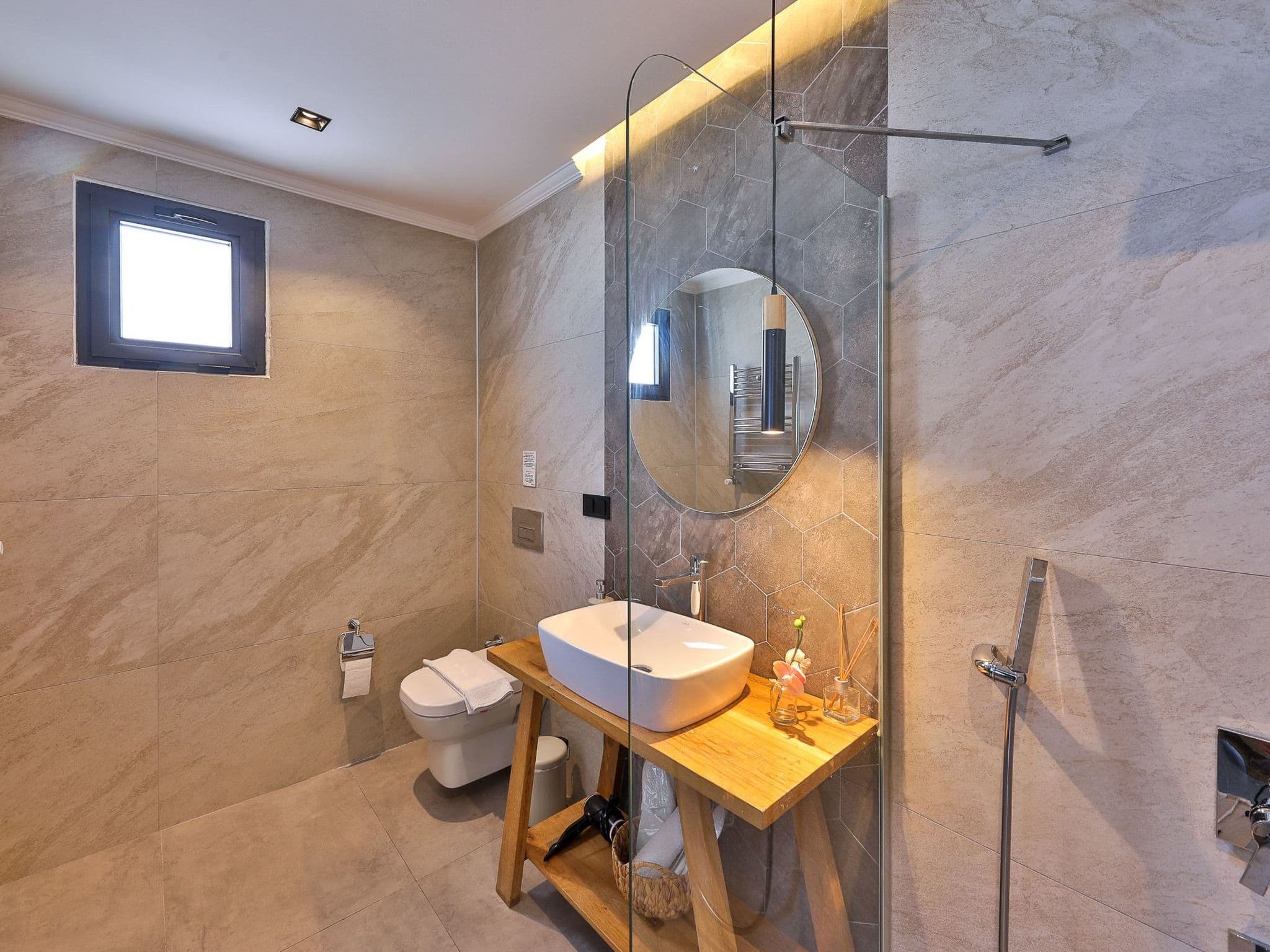 Bathroom / Wellness