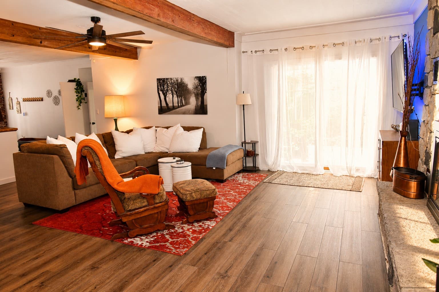 Livingroom and sliding door to firepit area