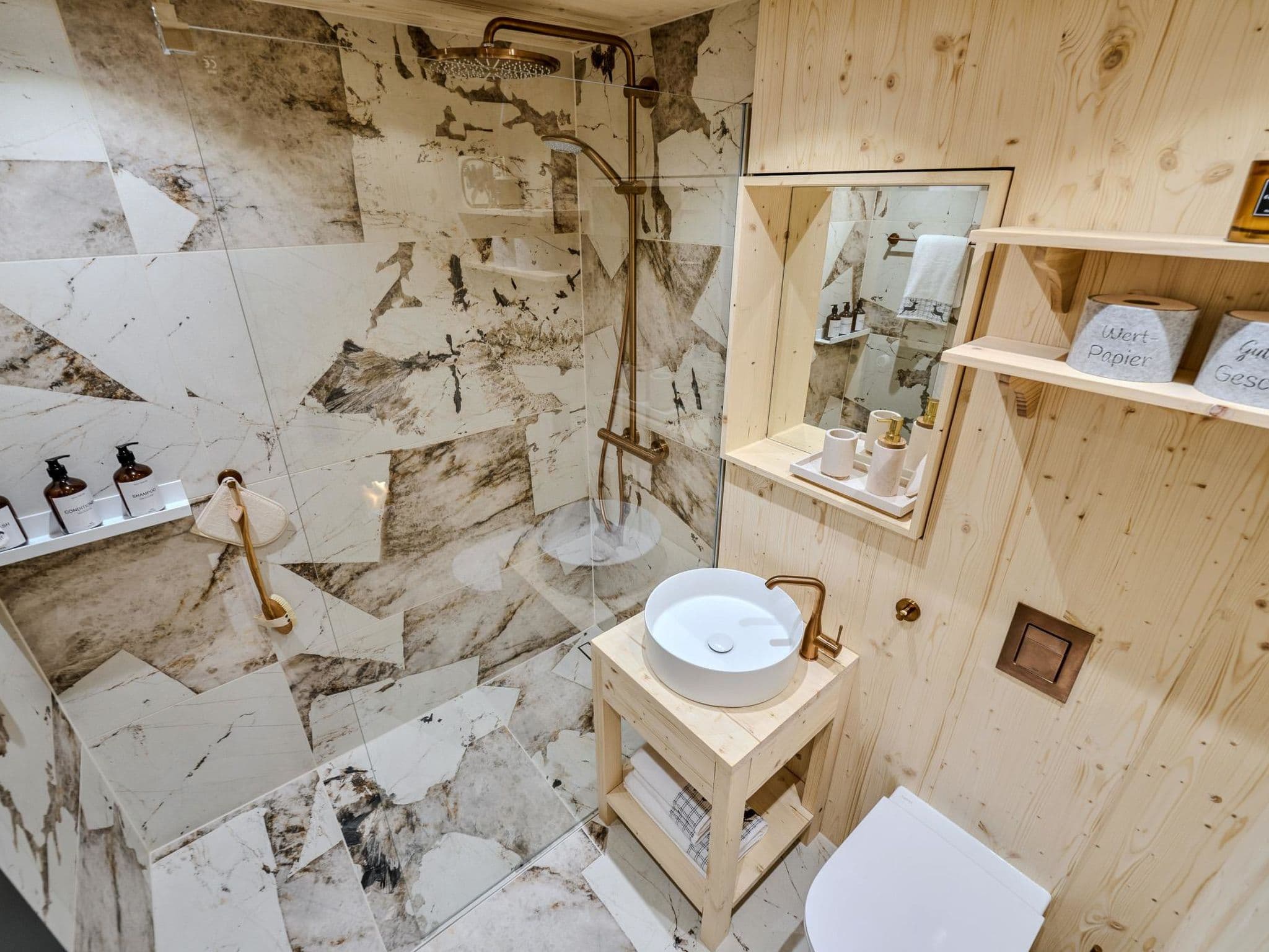 Bathroom / Wellness