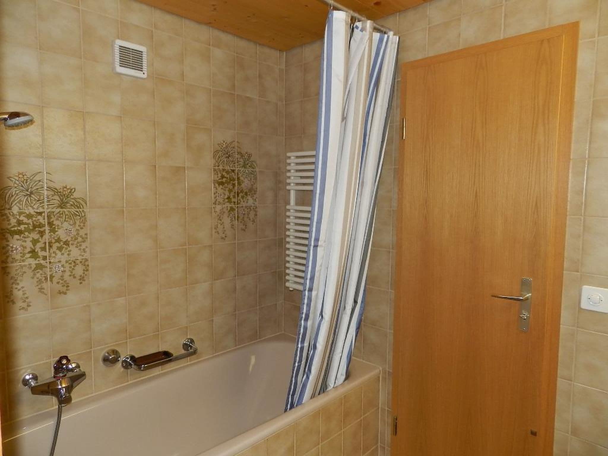 Gallery Image 32