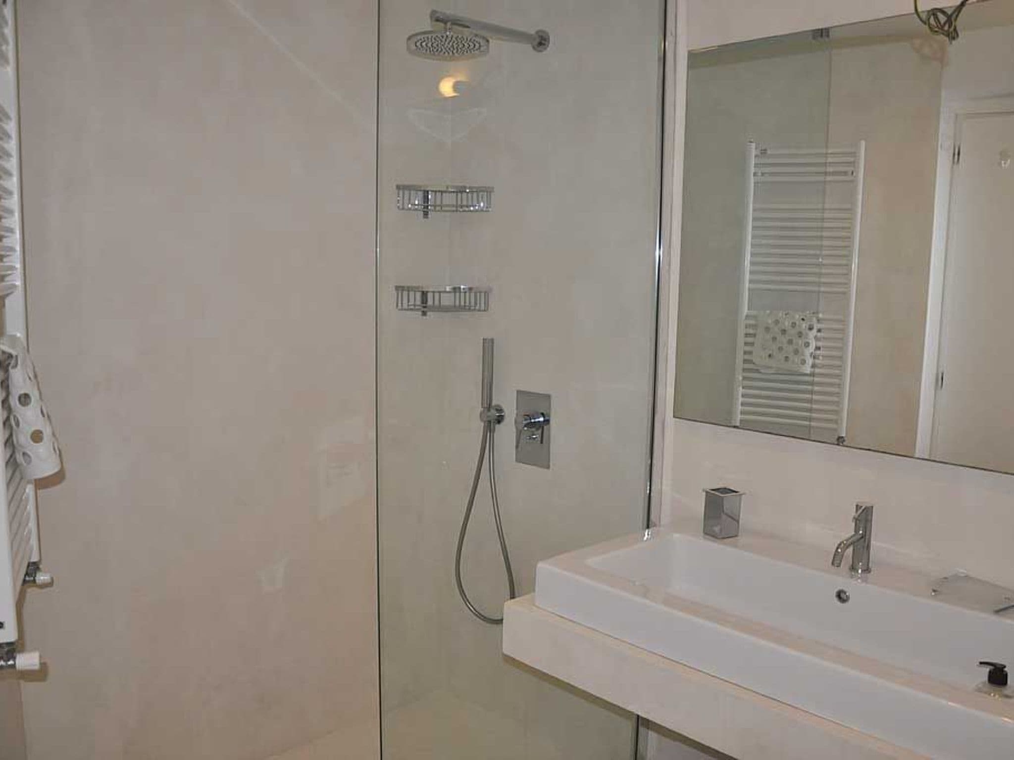 Gallery Image 32