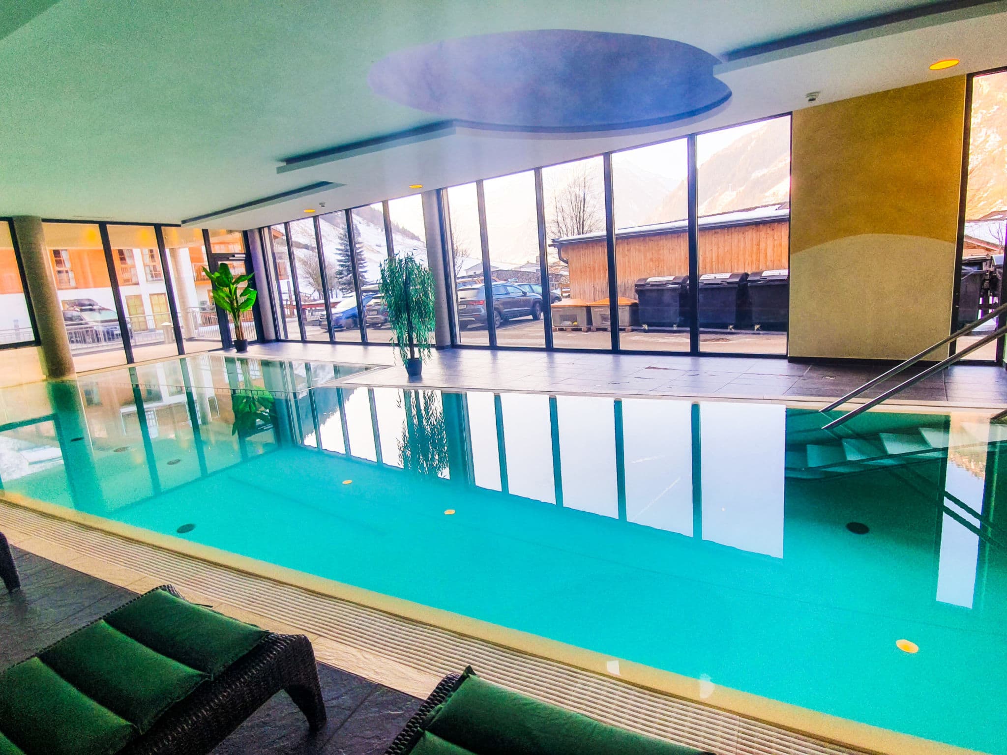 Pool Indoor