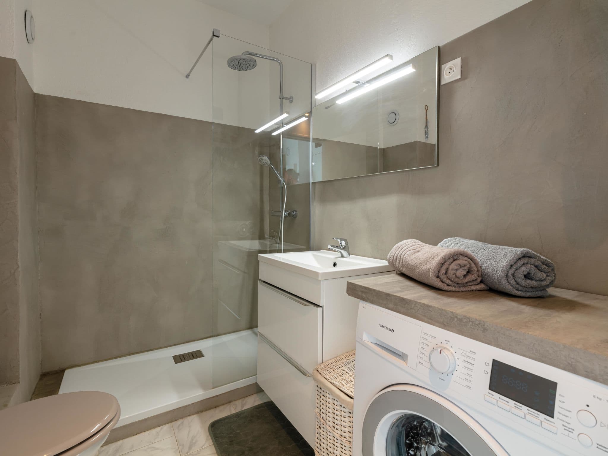 Bathroom / Wellness