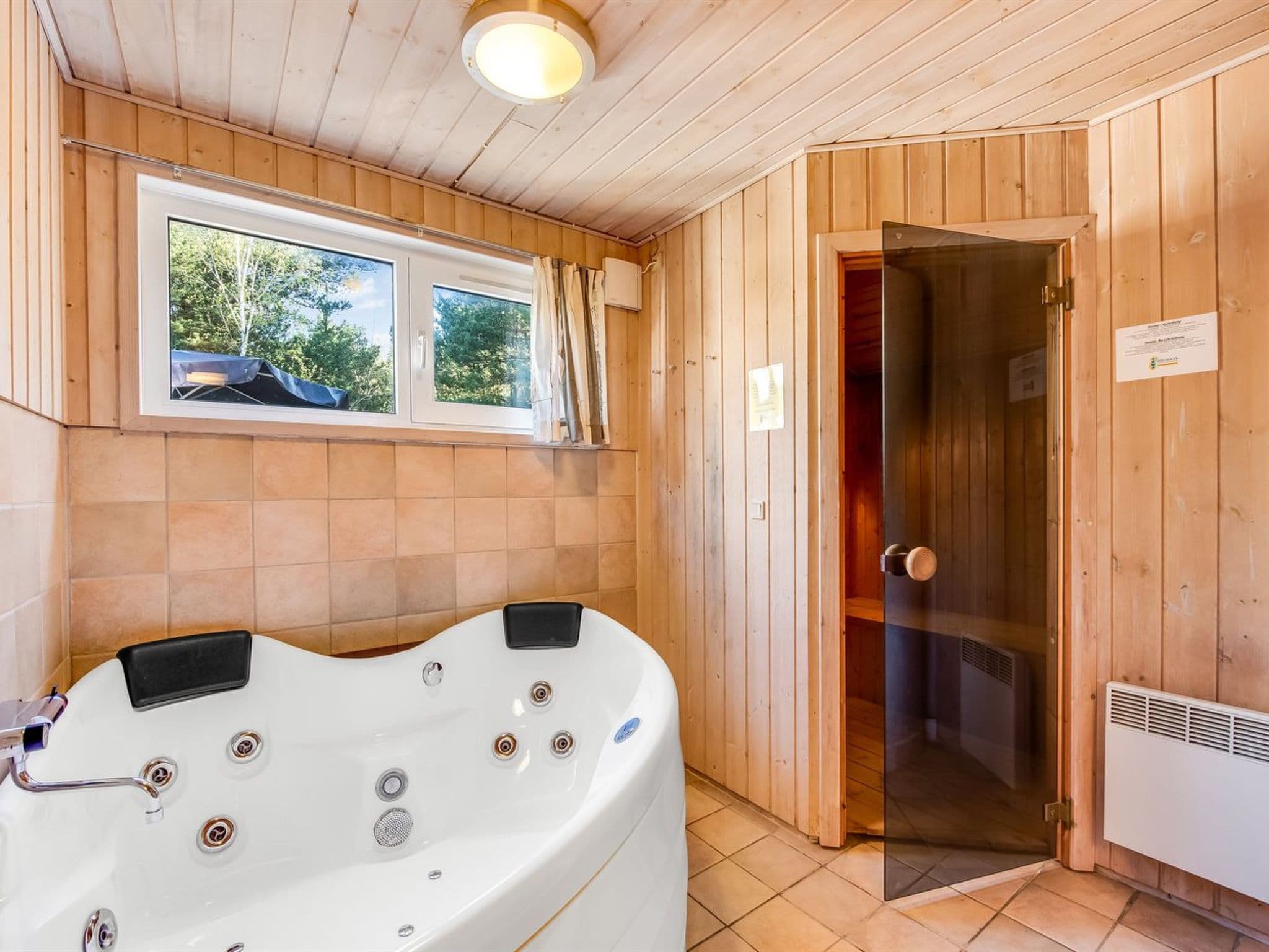 Bathroom / Wellness