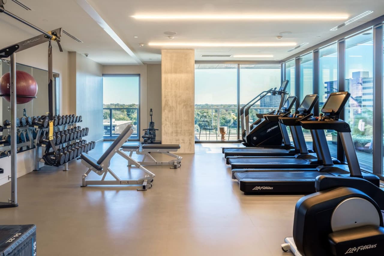 Located on the 10th floor, our fitness center features yoga and Peloton bike studios, an outdoor workout area, and state of the art equipment to help maintain owners’ and travelers’ active lifestyles.