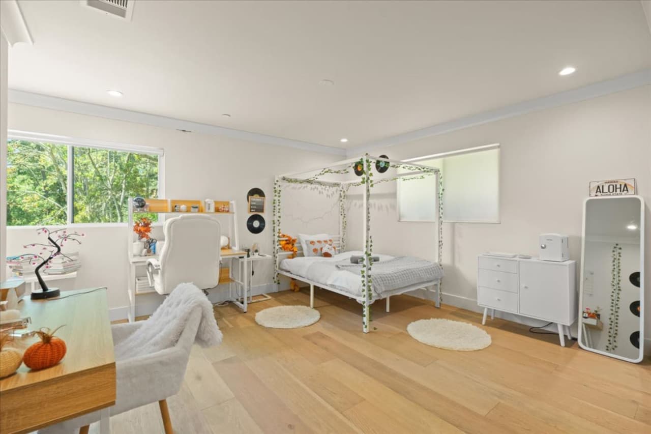 Gallery Image 21