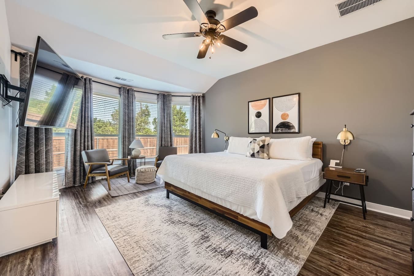 The spacious king suite promises serene nights with its blackout curtains, a peaceful reading nook, and a luxurious en-suite spa-style bathroom for ultimate privacy and pampering.