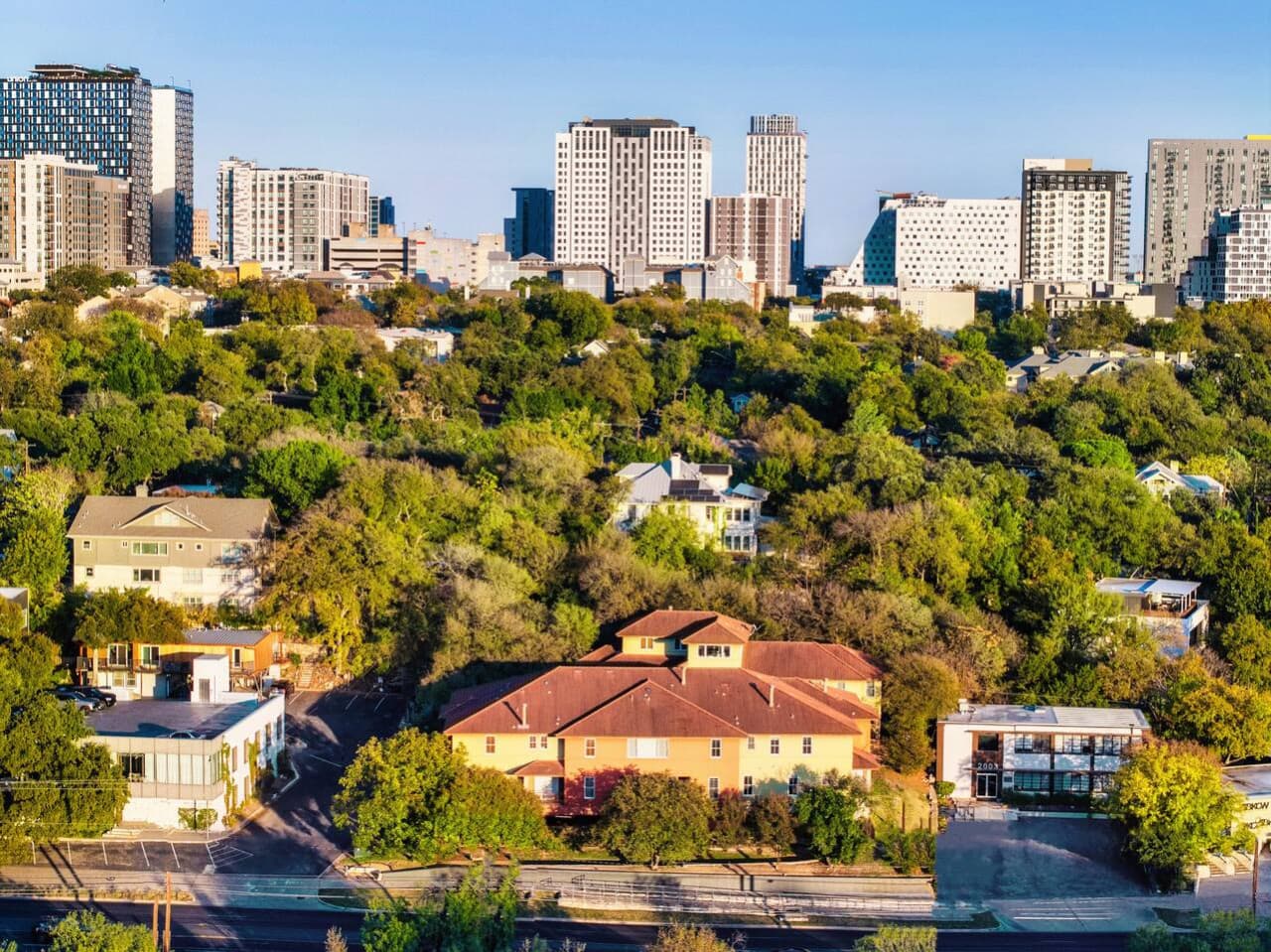 Whether you're visiting for the lively city culture, a family or reunion, seeing your child off to college, a friends trip, or a work-remote trip - the Lamar Lookout is ready to welcome you!