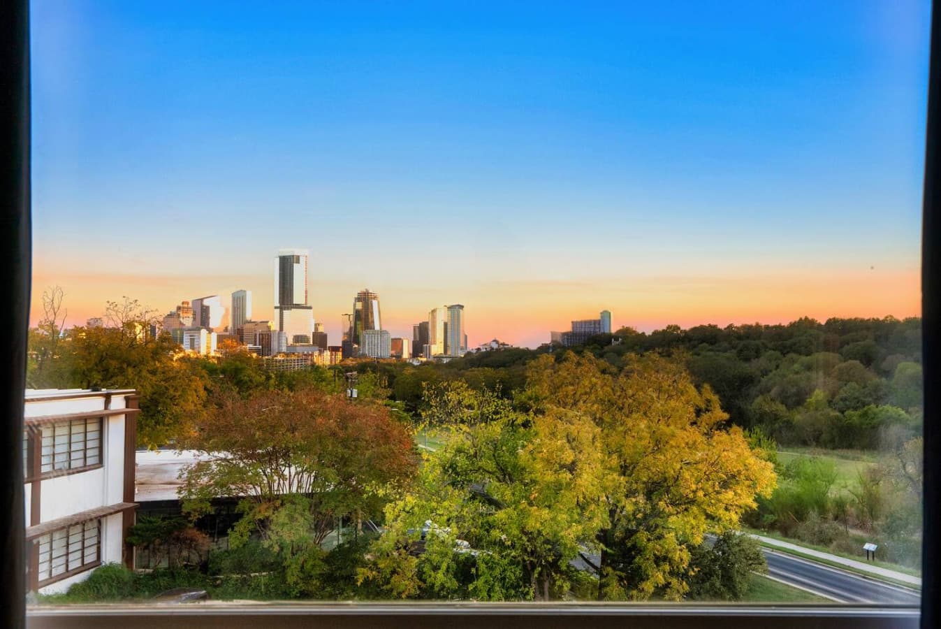 Only a 10-minute walk to campus—ideal for visiting students or catching a UT game.