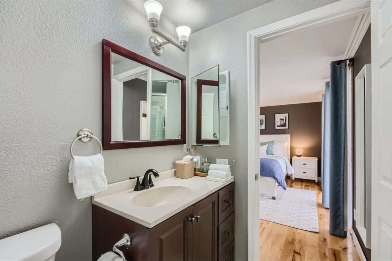 En-suite master bathroom.