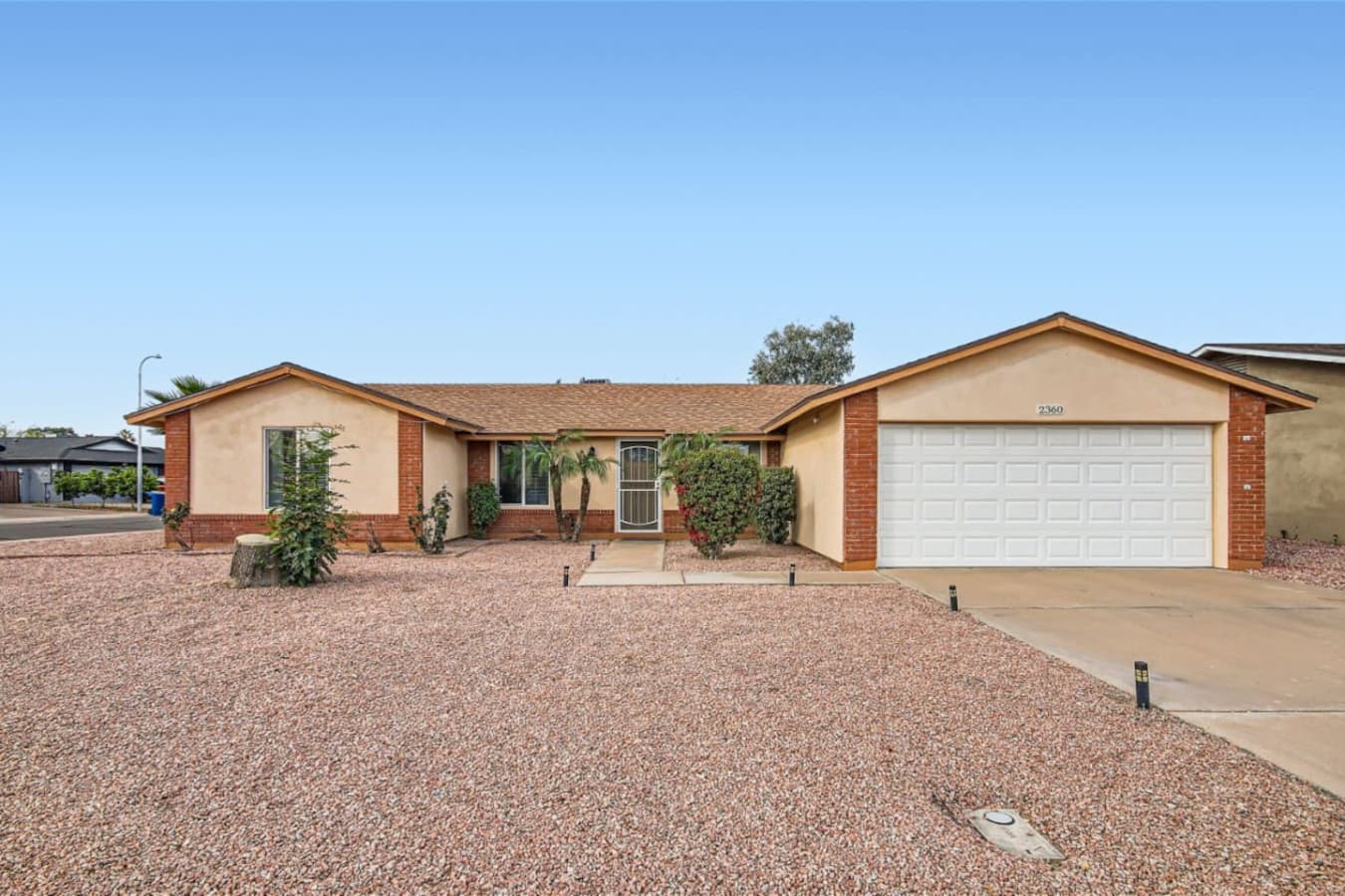 2360 N. Central Dr - Web Quality - 001 - 01 Exterior Front.jpg
