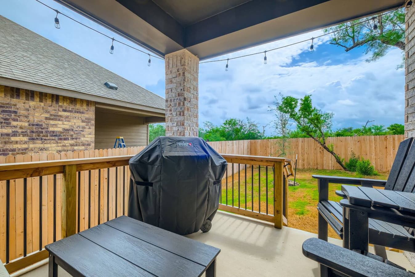 Enjoy the BBQ on the patio.