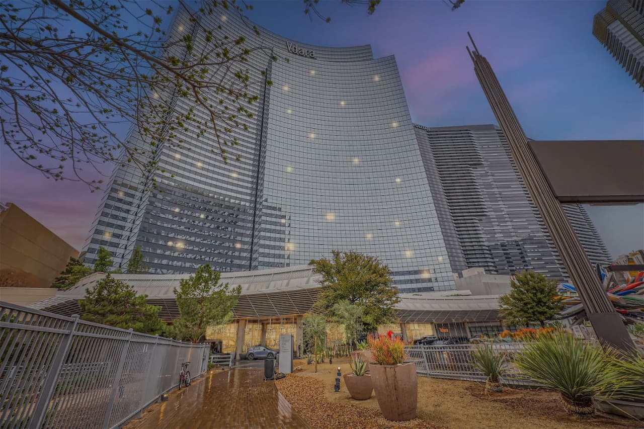 You will have access to the rooftop pool, hot tub and cabanas during your stay.