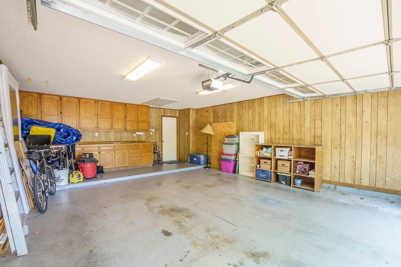Spacious garage.