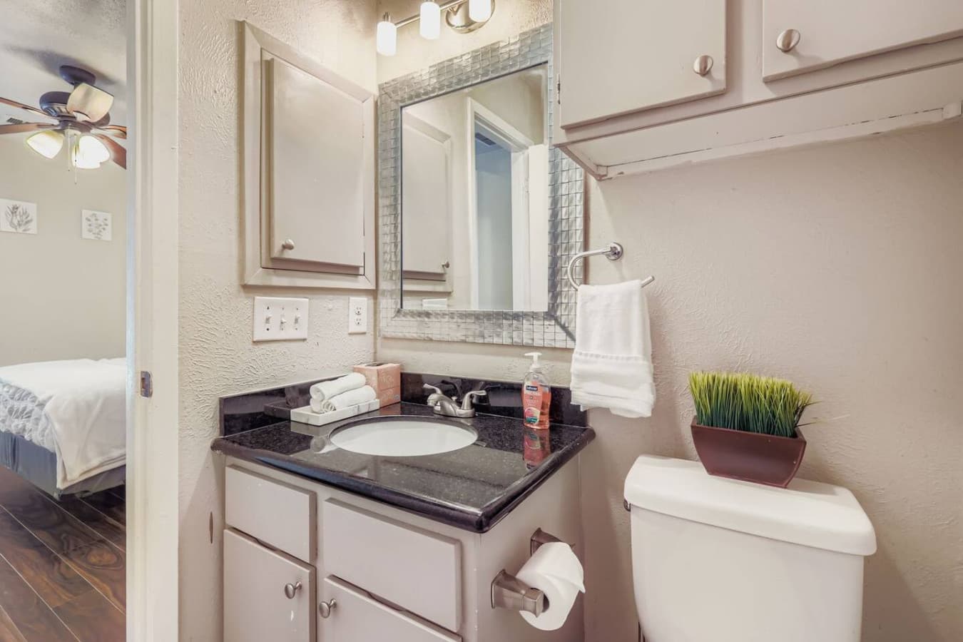Full bathroom attached to the master bedroom.