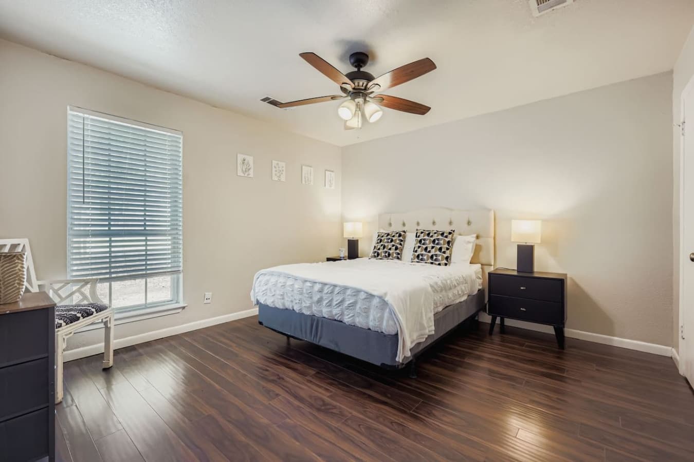Master bedroom with queen size bed.