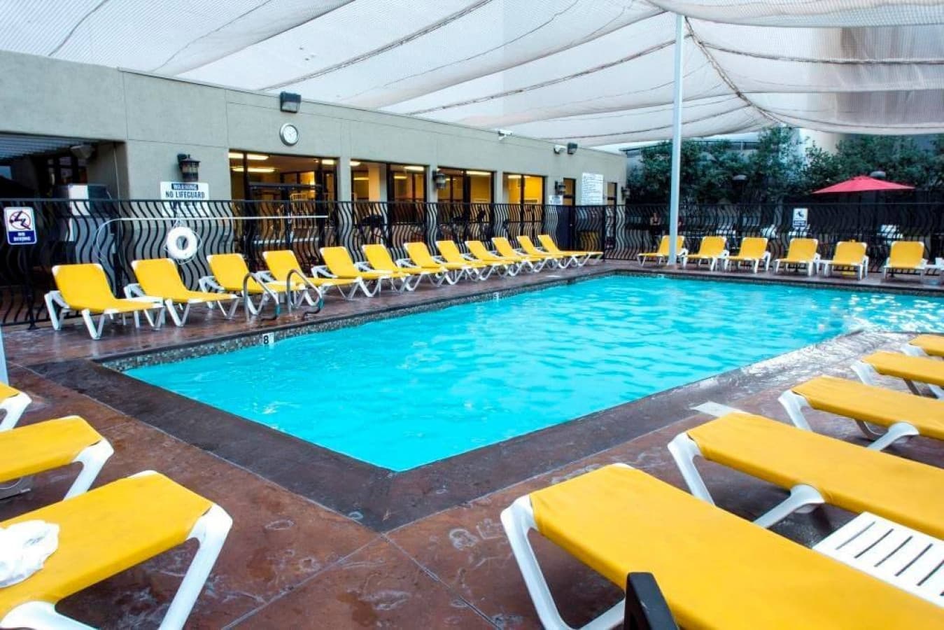 Jockey Club Pool