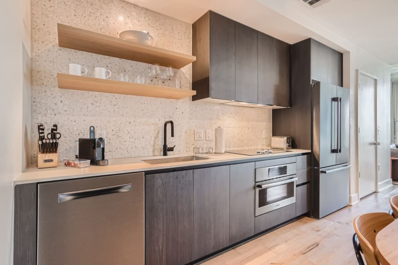 09 Kitchen.jpg