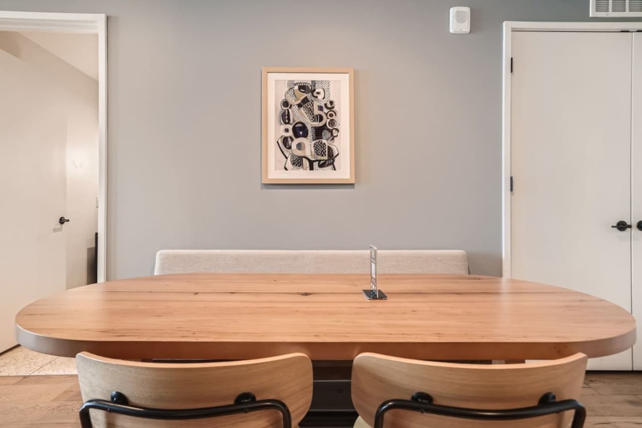 15 Breakfast Area.jpg