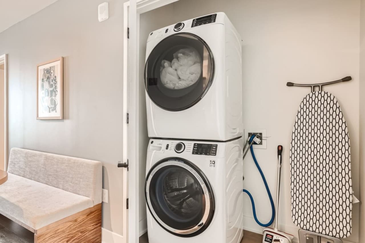 26 Laundry Room.jpg