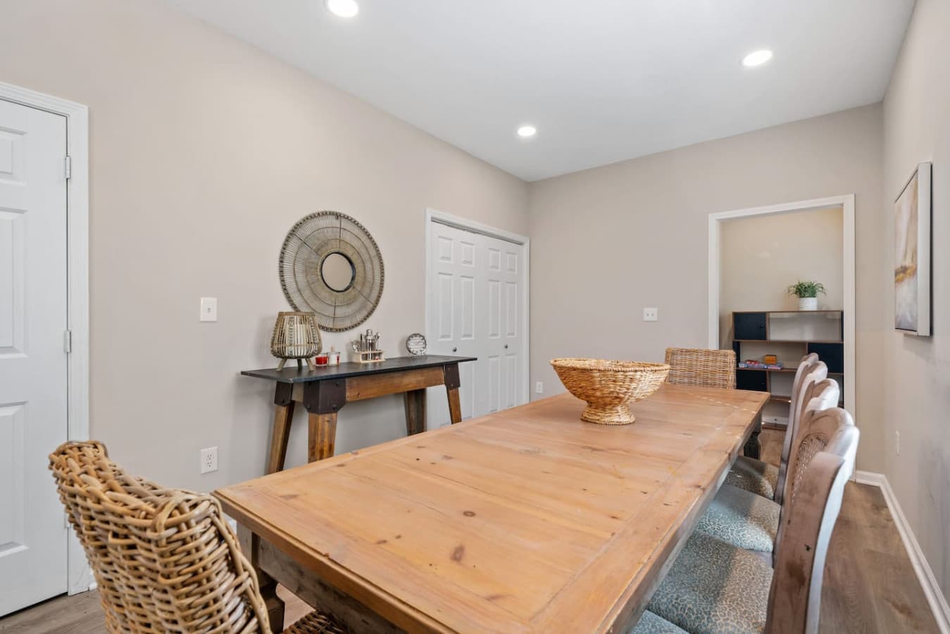 Dining Area with Spacious Seating