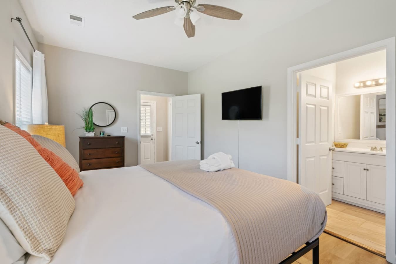 Master Bedroom featuring a king size bed and ensuite master bathroom.