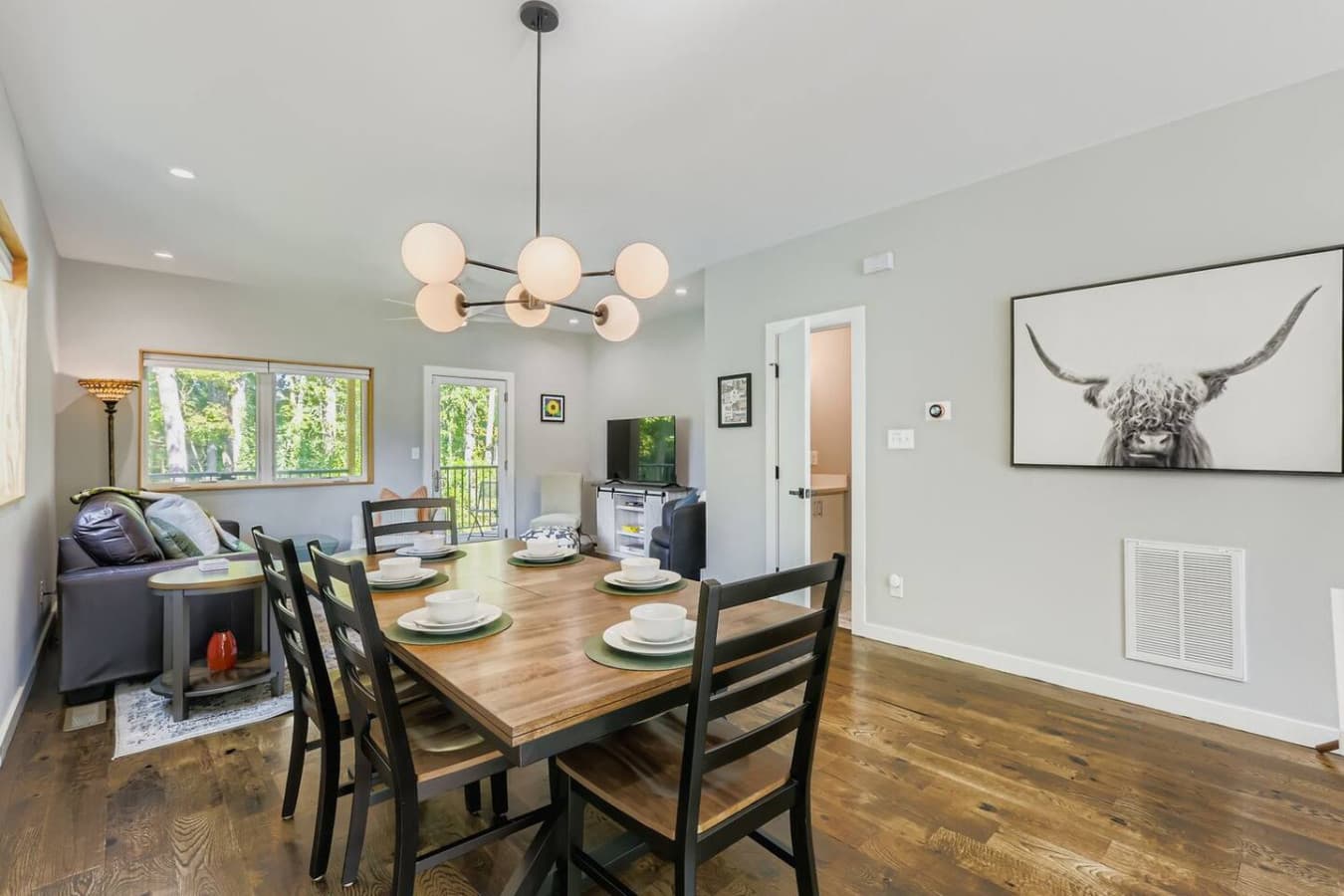 Unit A: Dining area, space for up to 6.