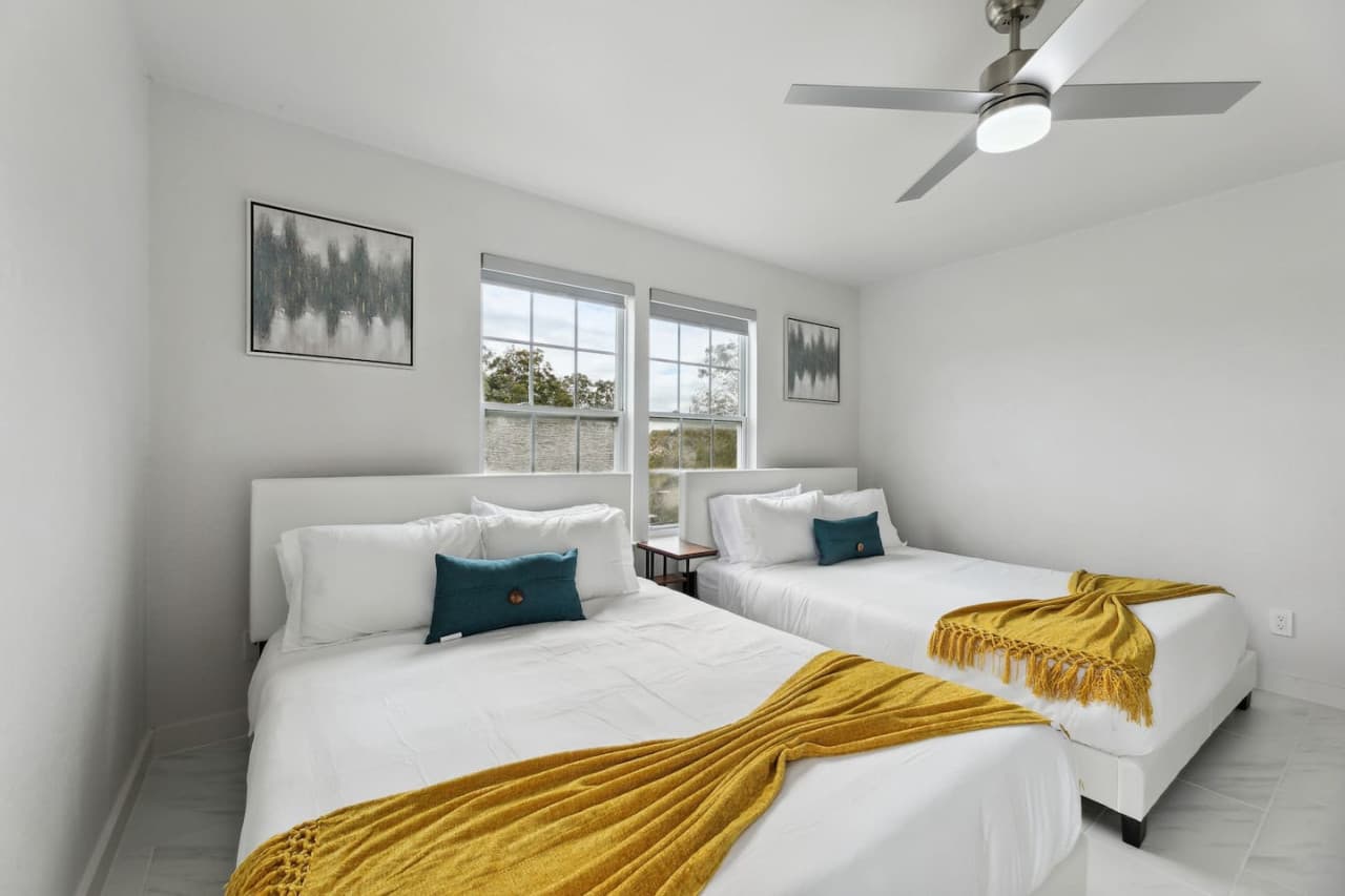 Fourth bedroom featuring two queen size beds.