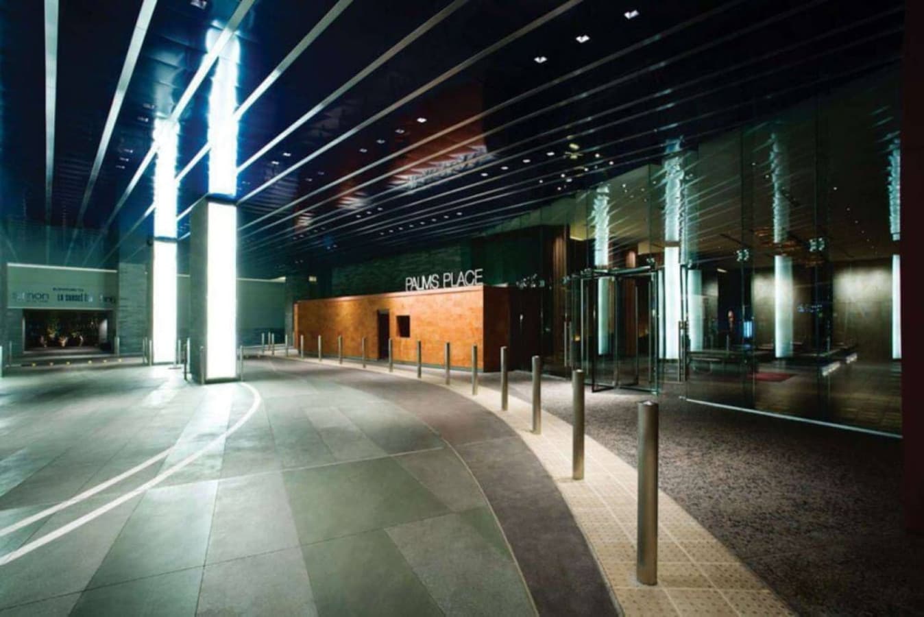 Valet | Entrance