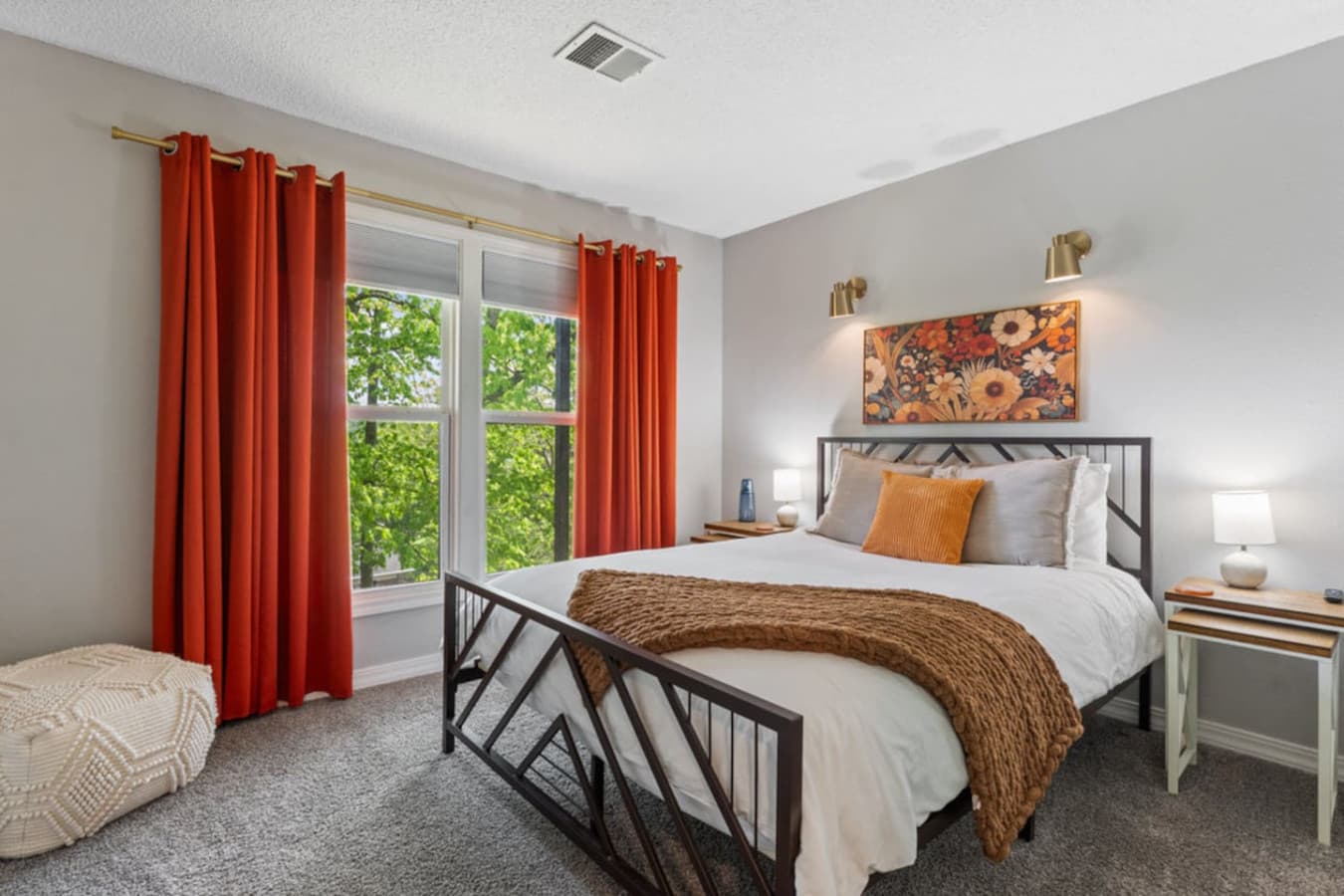 Second bedroom.