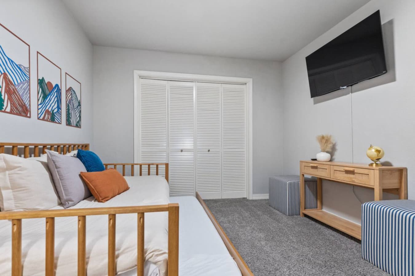 Third bedroom with single and trundle bed.