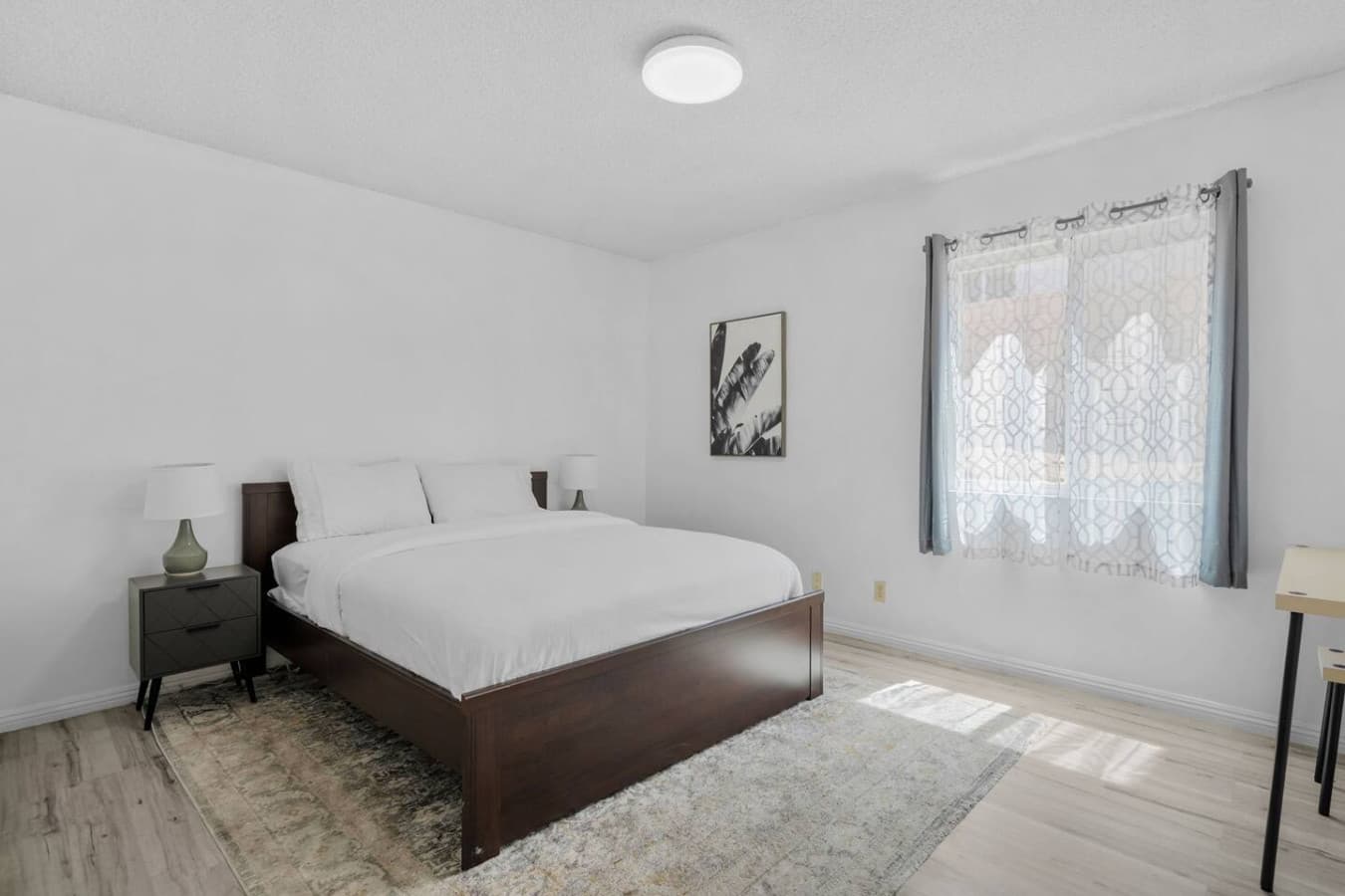 Third bedroom with queen size bed.