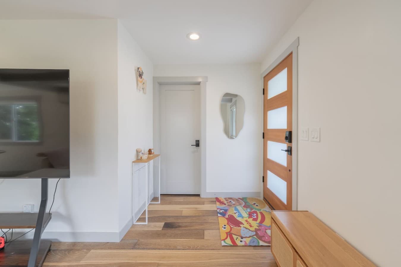 Entryway: Welcome to your Seattle escape—bright, modern, and ready for adventure!