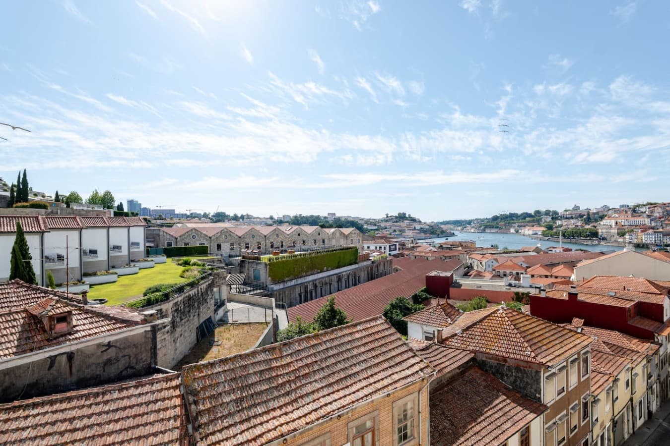 Take in uninterrupted panoramic views of the city's iconic riverside landscape.