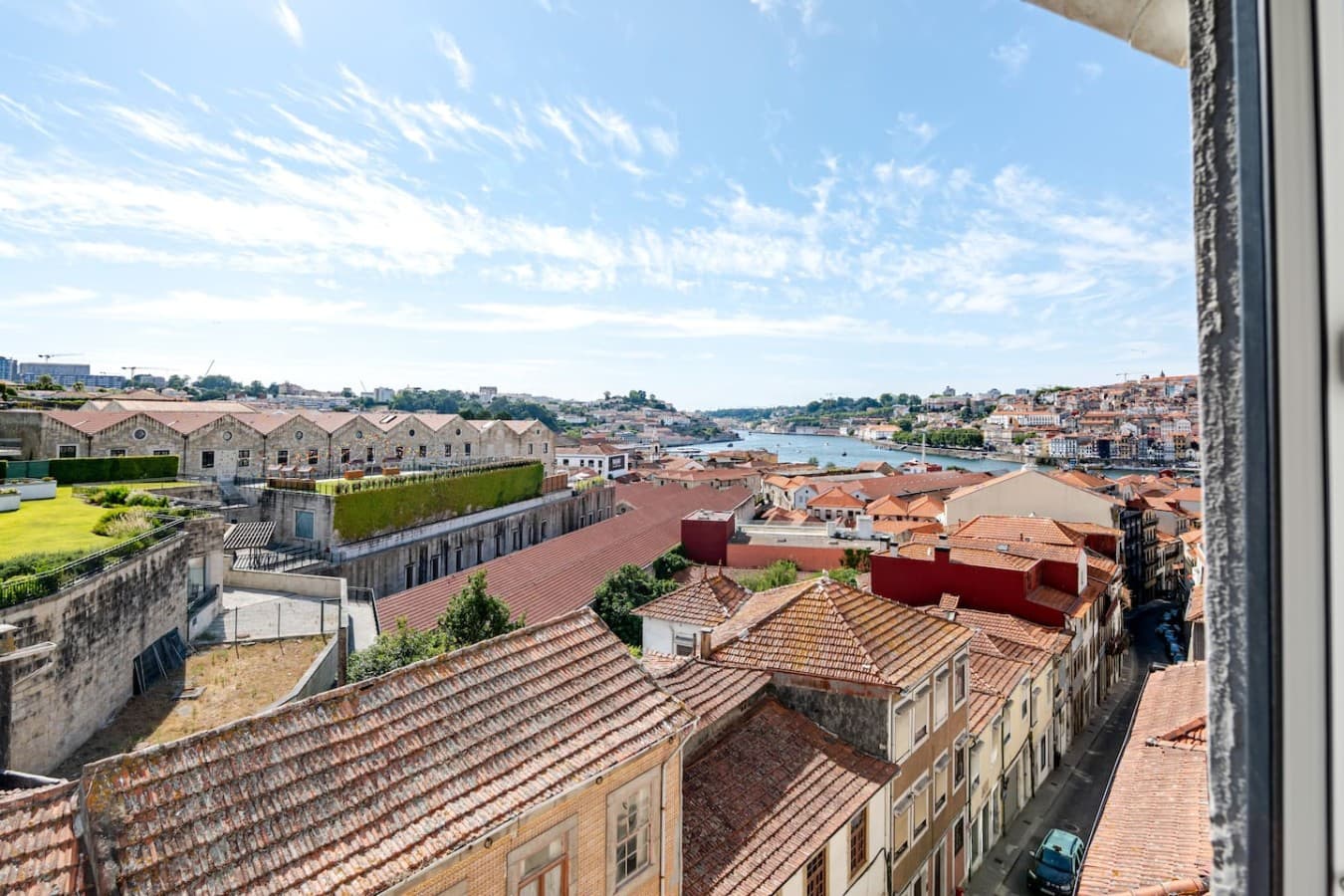Soak in breathtaking panoramic views of the surrounding neighborhood and scenic waterfront.