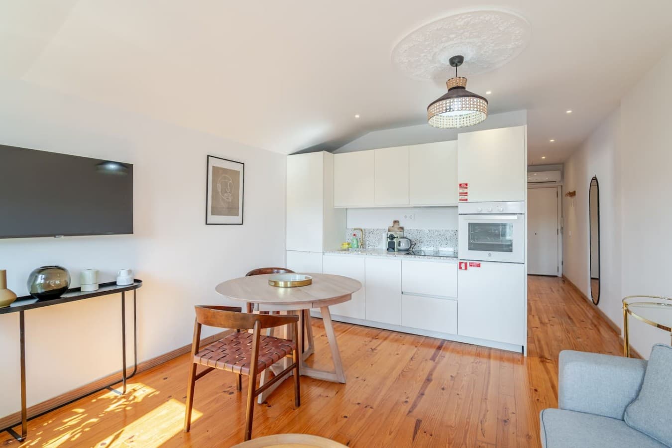 Bright dining space designed for comfortable meals and conversation.