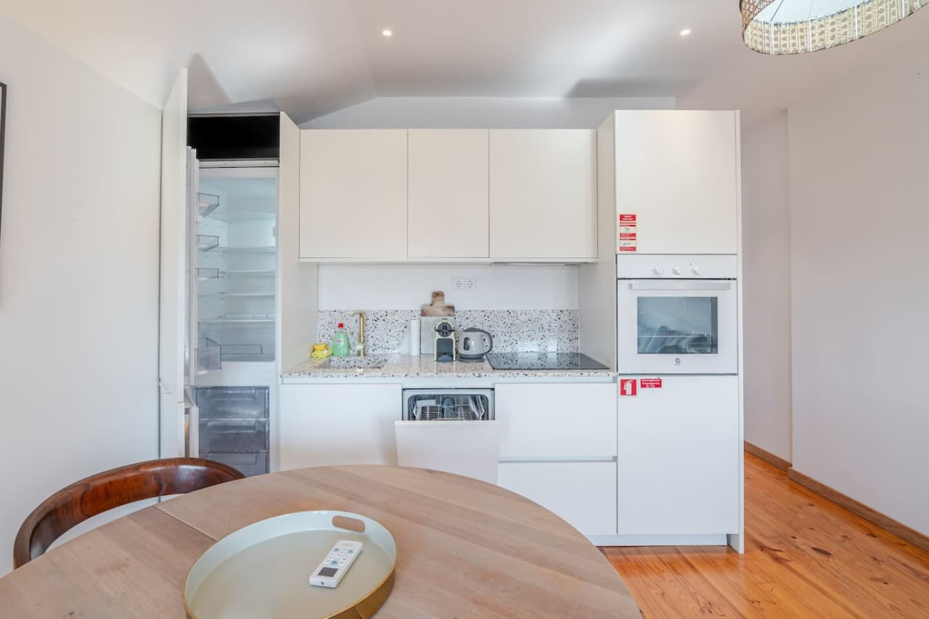 Enjoy home-cooked meals with everything you need close at hand.