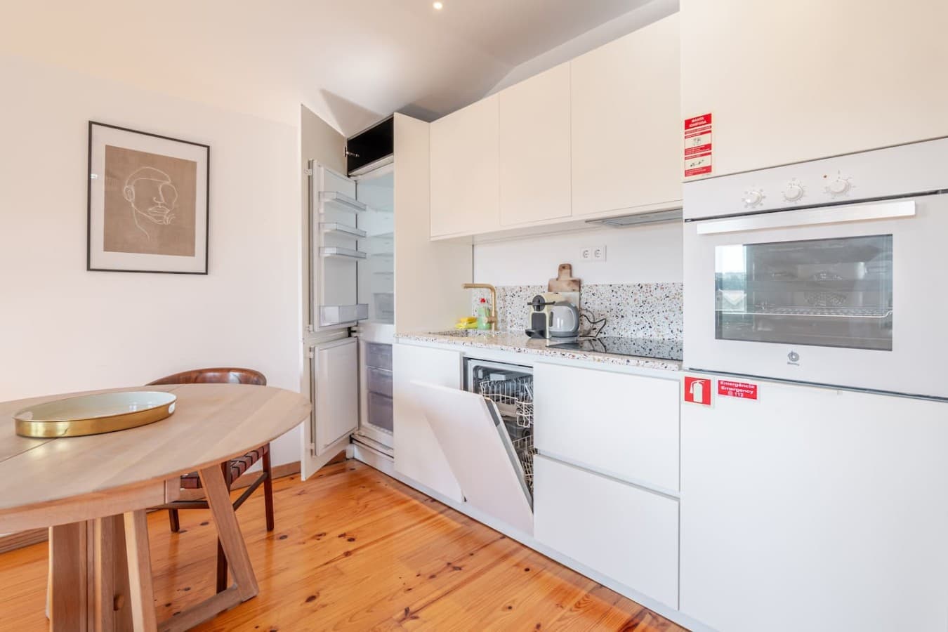 From morning coffee to homemade dinners, this kitchen has you covered.