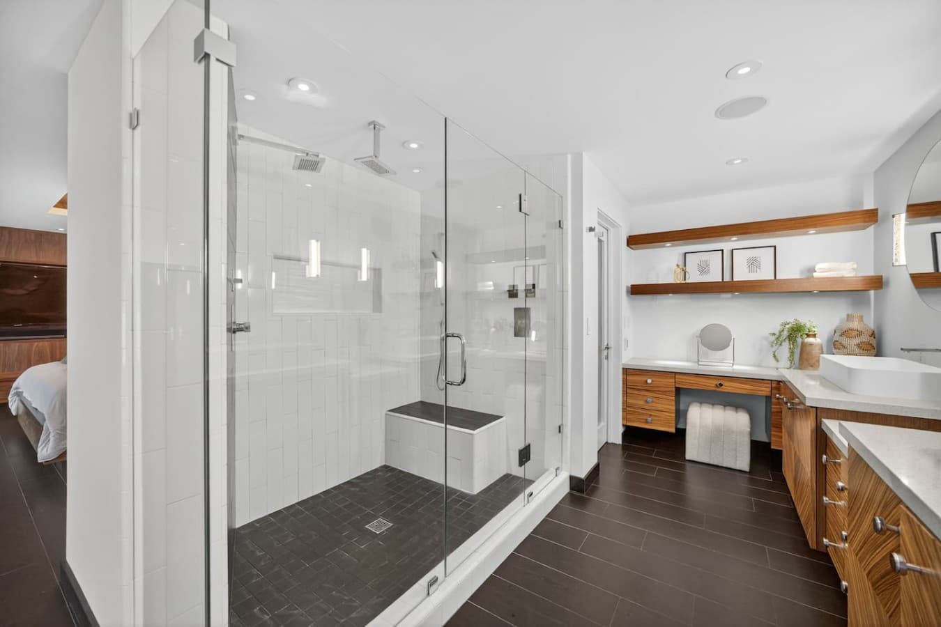 Bright and spacious bathroom retreat combining high end finishes with everyday comfort and functionality.