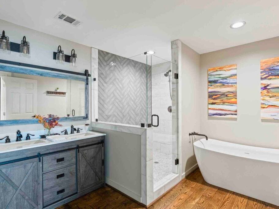 2nd floor full bath