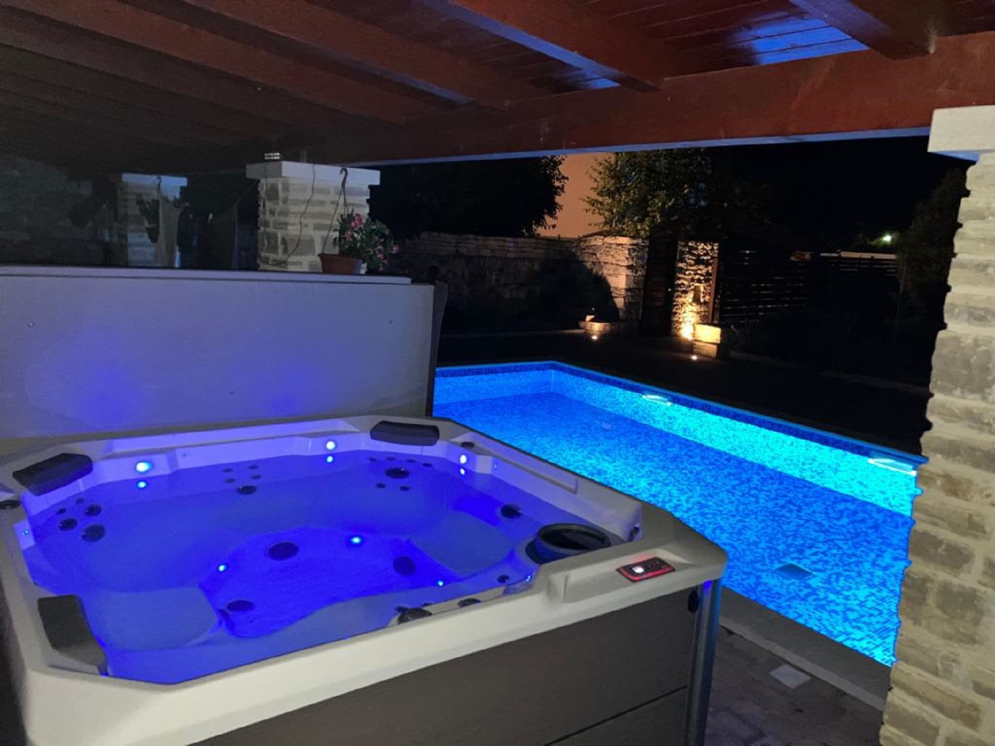 Pool Indoor