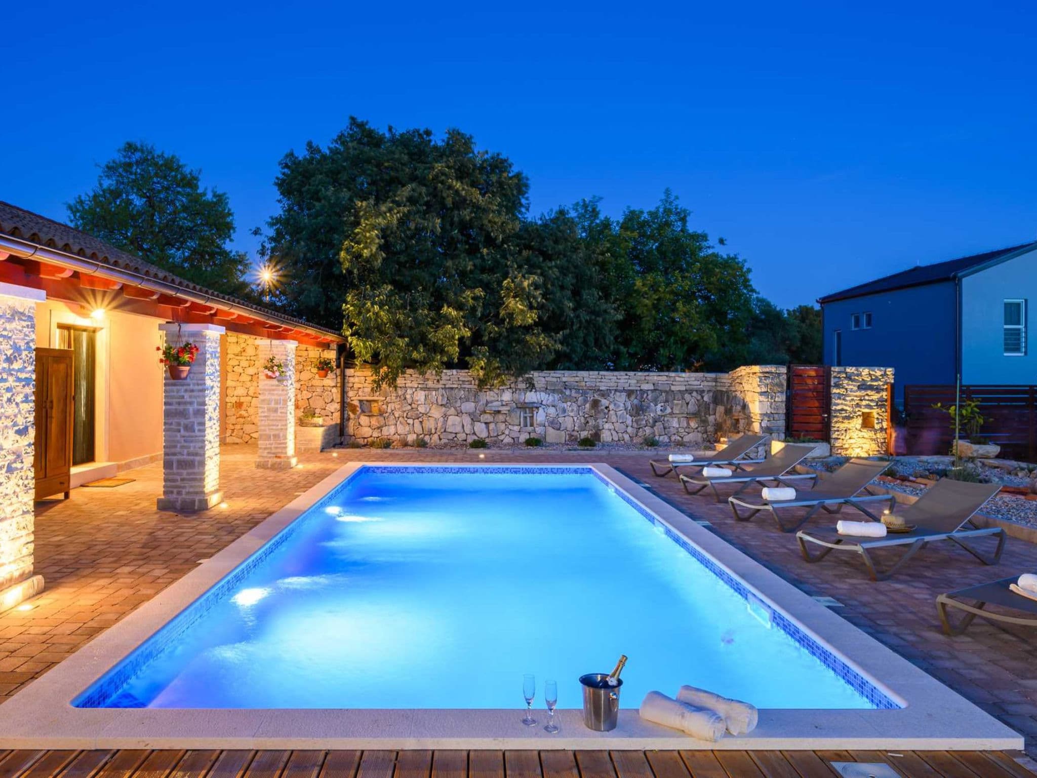 Pool Indoor