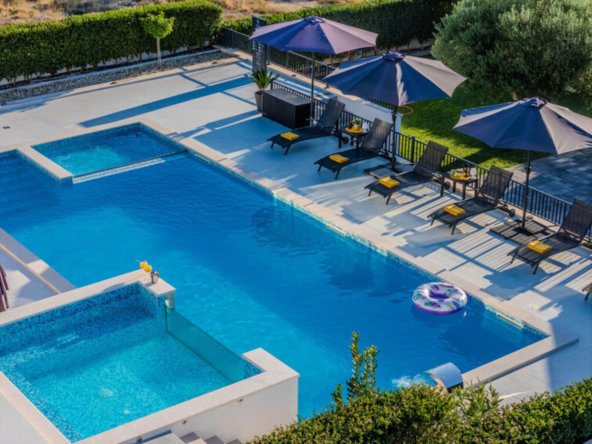 Pool Indoor