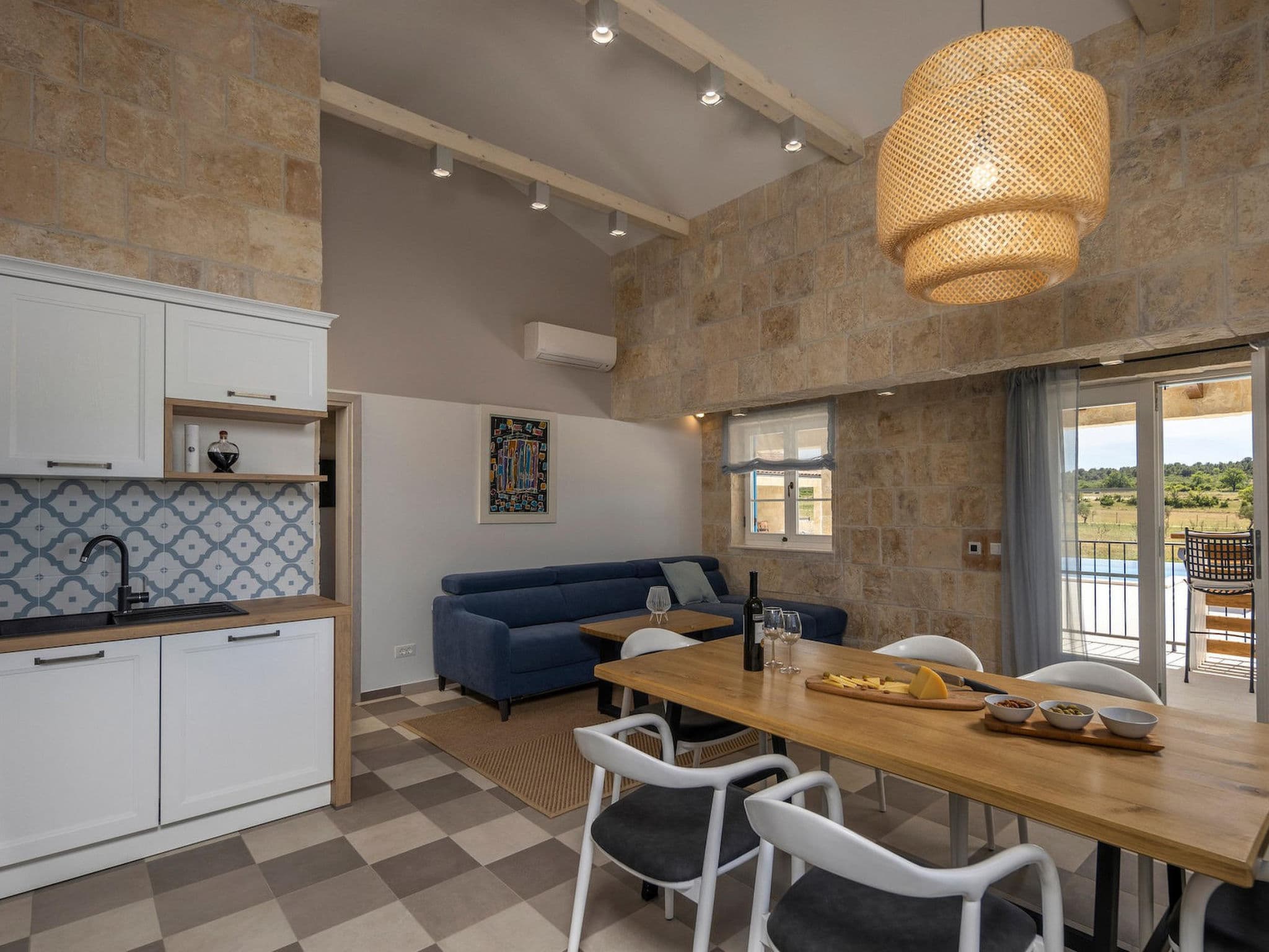 Kitchen / Dining Room