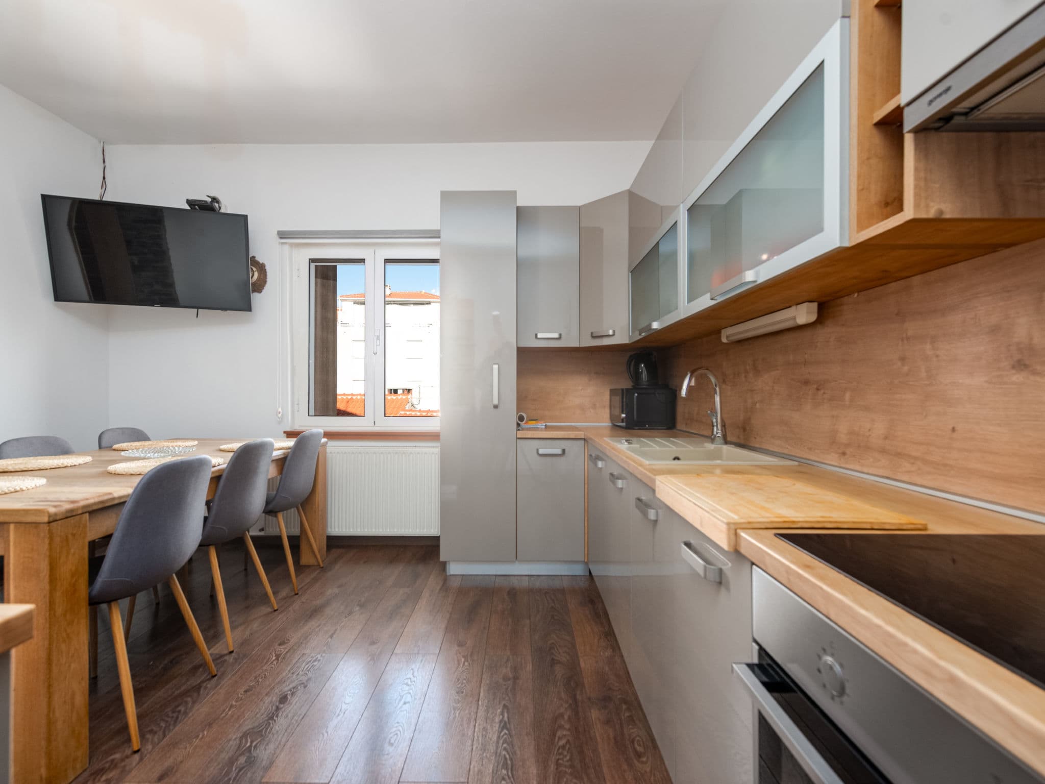 Kitchen / Dining Room