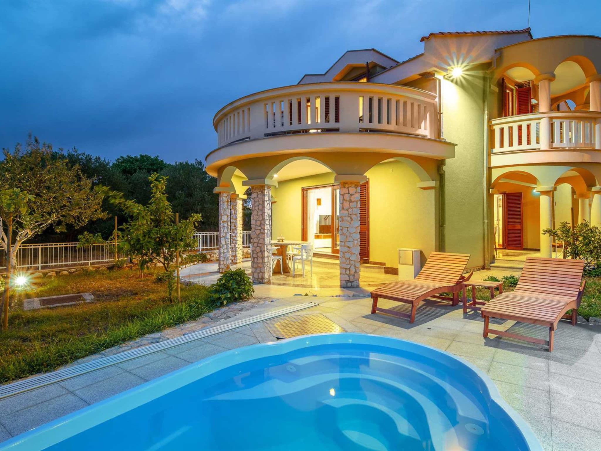Pool Indoor